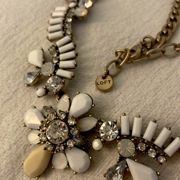 Bold Necklace - Diamond, White, & Beige - Picture 2 of 2